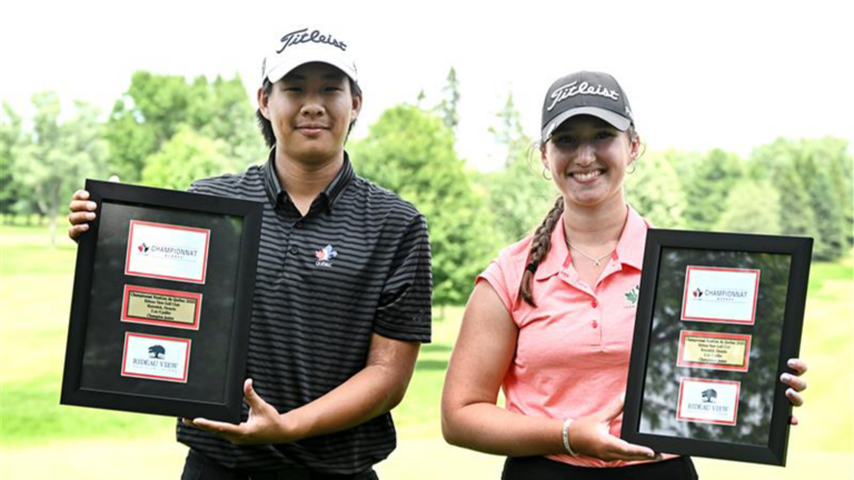 Henry Dao (left) and Alexis Card (right) hold plaques after winning NextGen Quebec Championship / Bernard Brault, Golf Canada