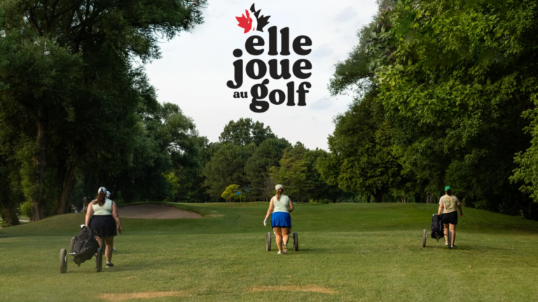 Elle joue au golf